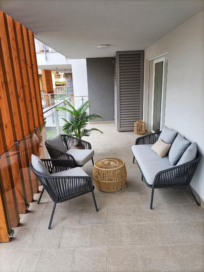 Lake Dream Apartment With Pool In 巴多利诺 外观 照片